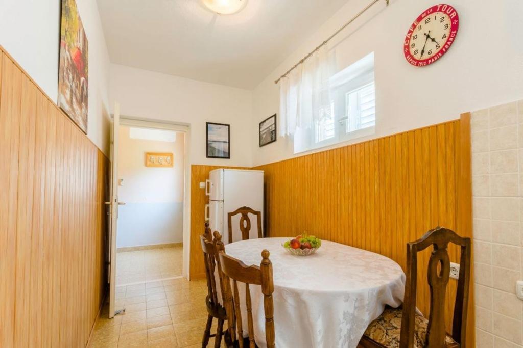 Apartments With A Parking Space Supetar, Brac - 16294 Exterior foto