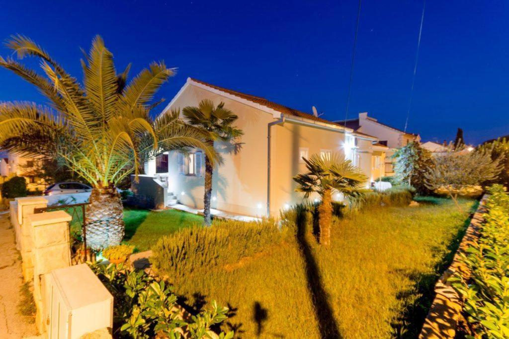 Apartments With A Parking Space Supetar, Brac - 16294 Exterior foto